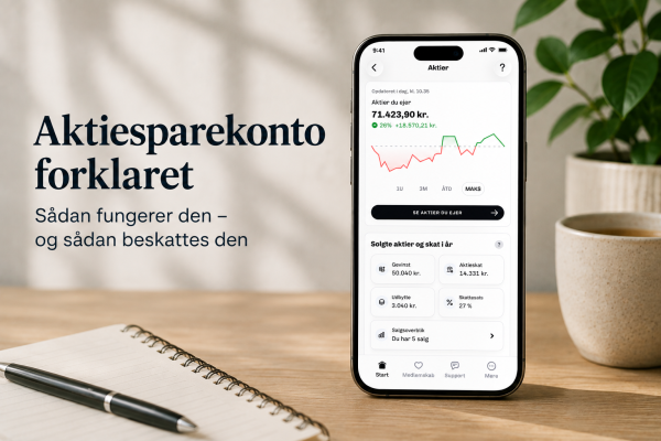 Billede af telefon der viser aktiesparekonto, og hvordan det forklares